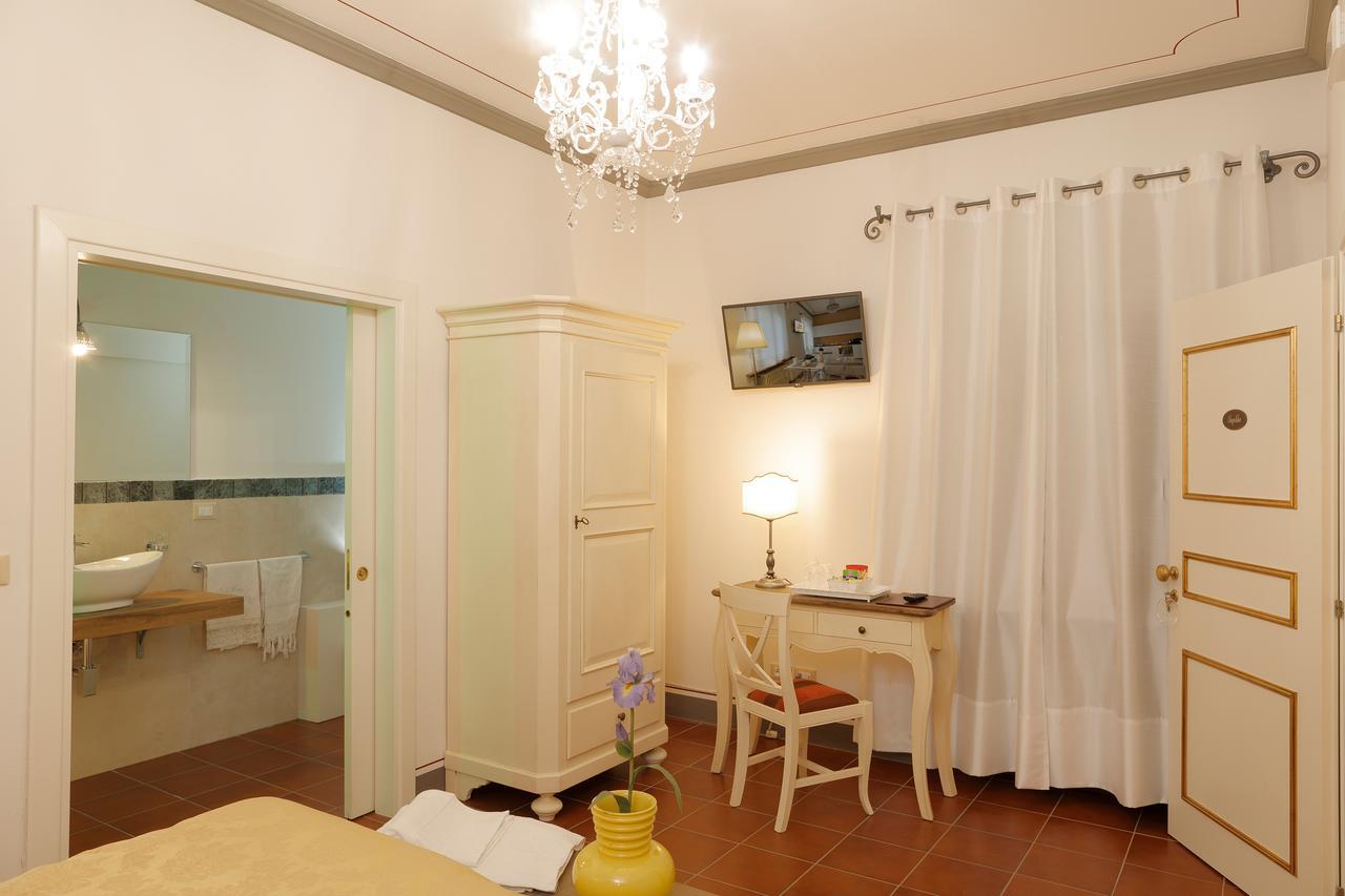 Palazzo Mari Suite & Rooms B&B Montevarchi Exterior photo